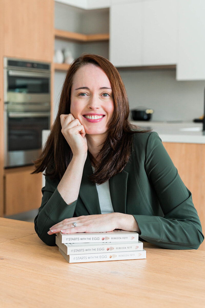 Portrait of Rebecca Fett with her books